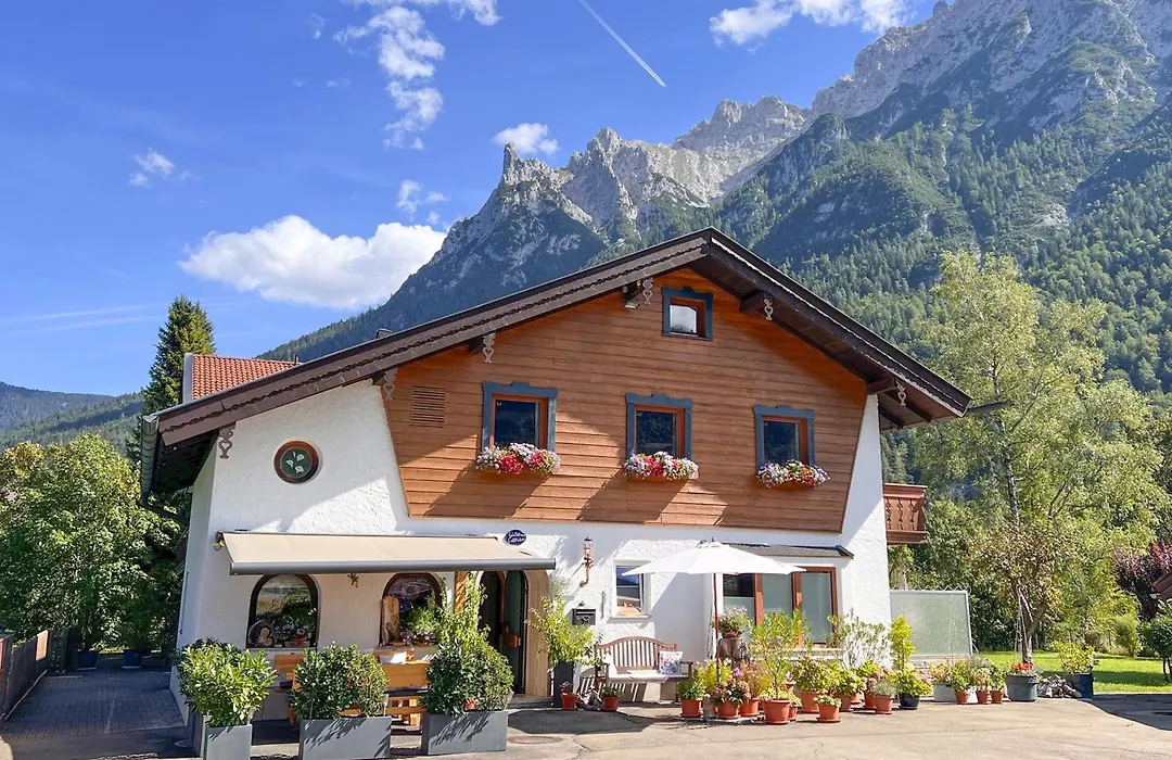 Hotel Garni Gästehaus Edlhuber-1